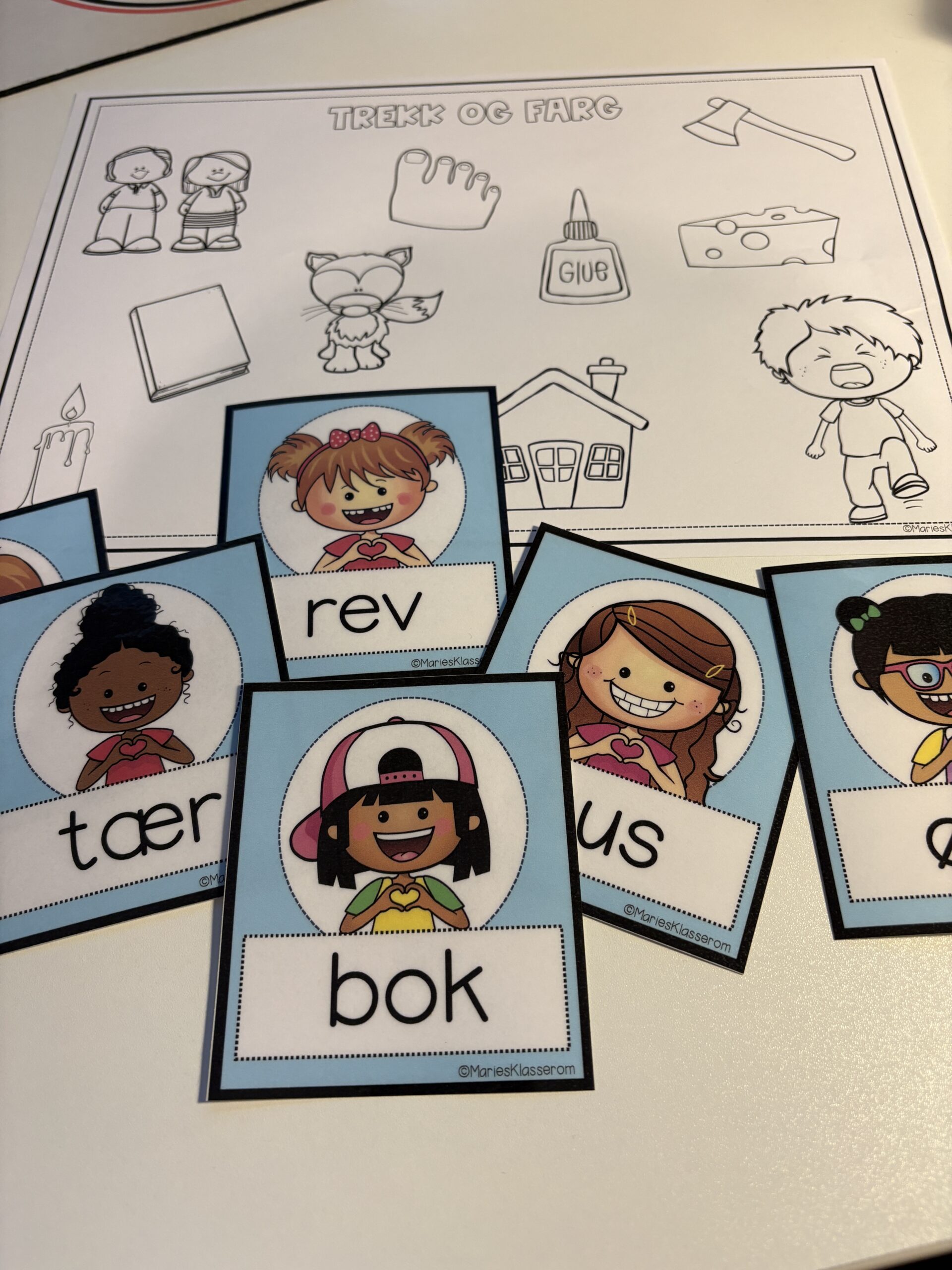 TREKK OG FARG - Bilde 2