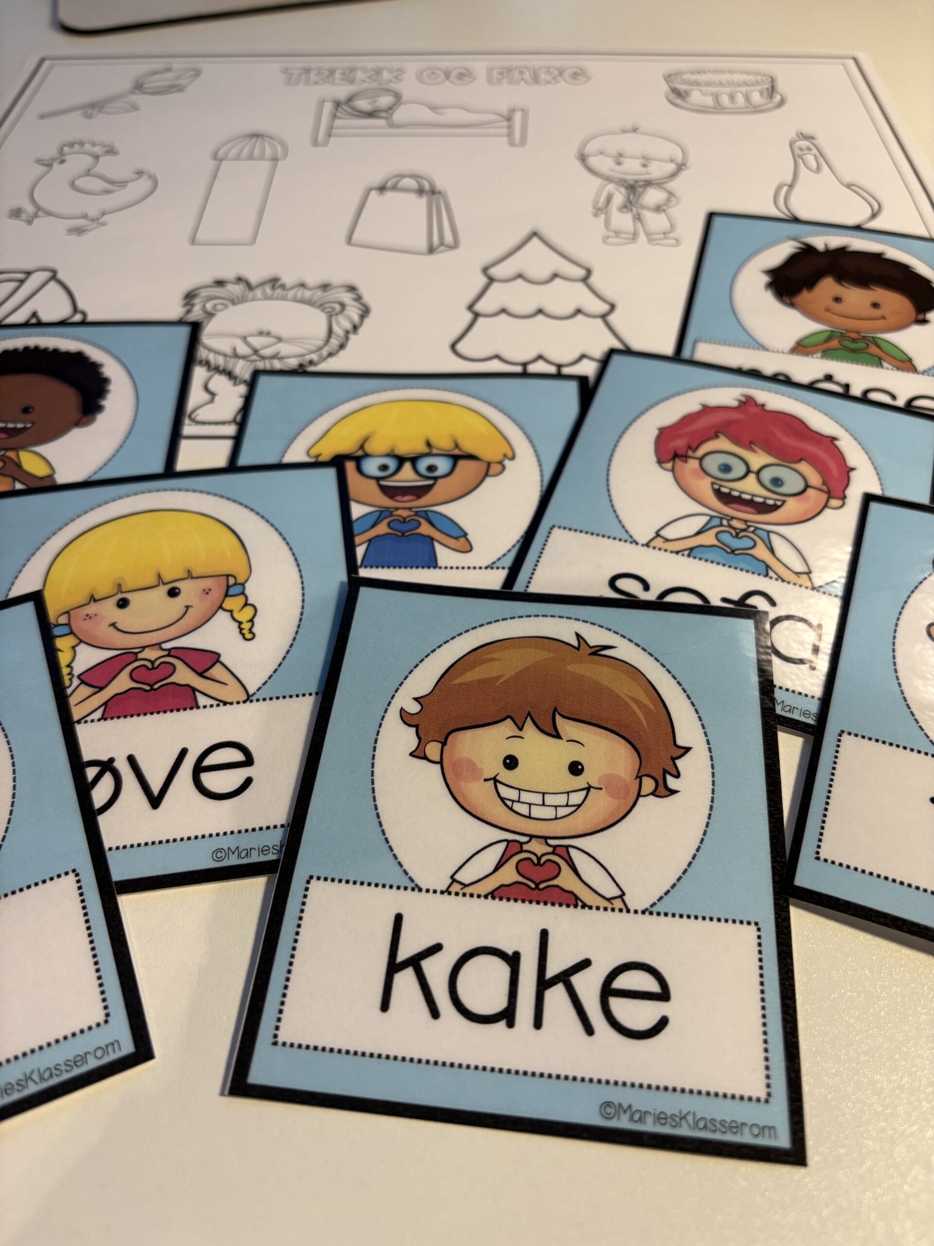 TREKK OG FARG - Bilde 4